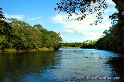 canoeing-amazon-river-ecuador
