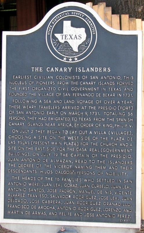 La imagen tiene un atributo ALT vacío; su nombre de archivo es canarios-en-texas-placa.jpg