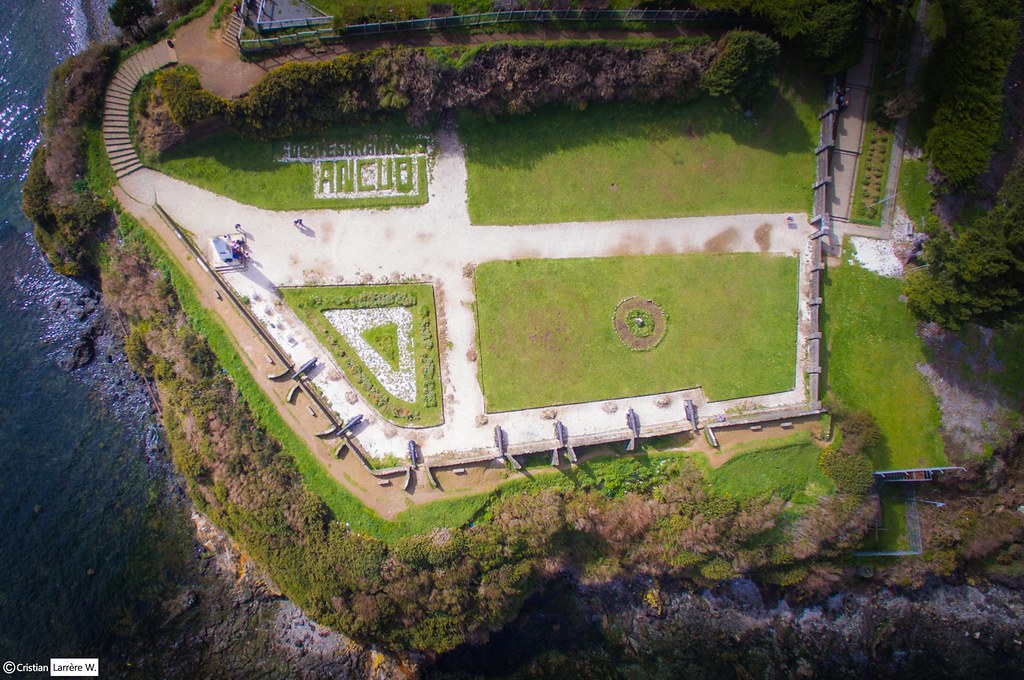 La imagen tiene un atributo ALT vacío; su nombre de archivo es fuerte-san-carlos-chiloe.jpg