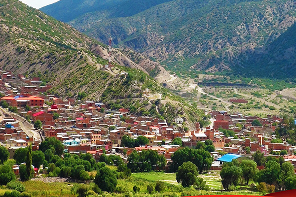 La imagen tiene un atributo ALT vacío; su nombre de archivo es santiago-de-cotagaita-panoramica.jpg