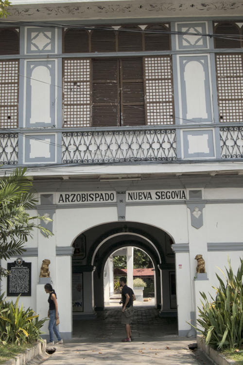 La imagen tiene un atributo ALT vacío; su nombre de archivo es vigan3.jpg