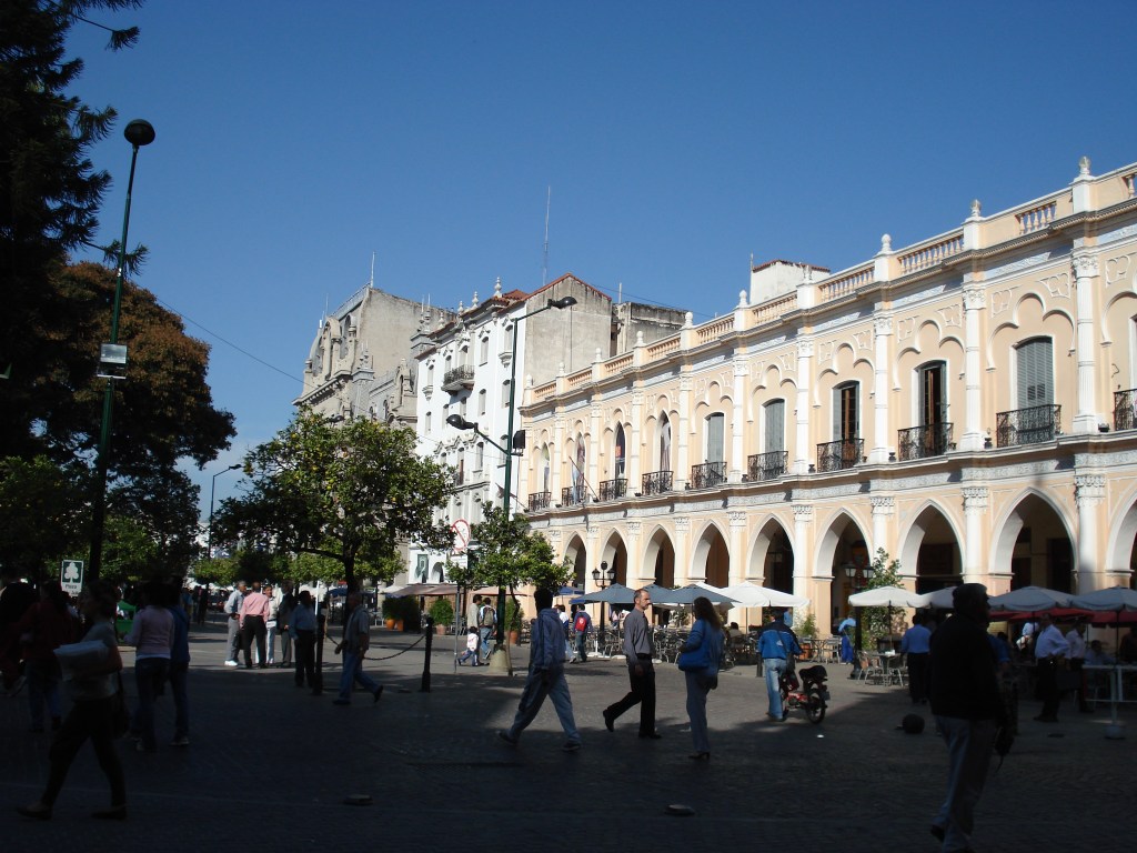 La imagen tiene un atributo ALT vacío; su nombre de archivo es salta-0731.jpg